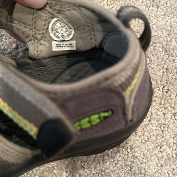 Keens - Picture 4 of 5